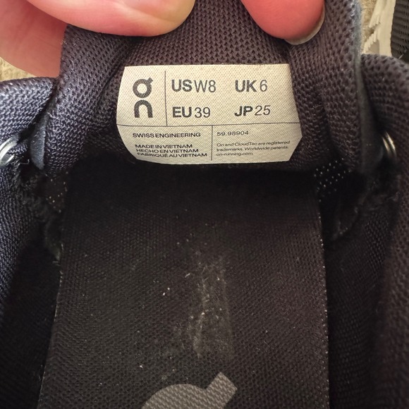 On Running Cloud 5 Sneakers Black White Women's 8 Swiss Engineering - Picture 9 of 9